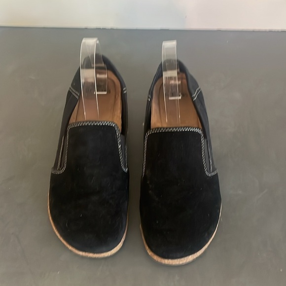 EARTH ORIGINS Women's Black ERICA Suede Slip On Shoes Size 9 - Picture 3 of 9